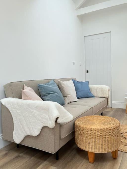 펜젠스 Cosy Country Getaway, 5 Mins From The Sea 빌라 외부 사진
