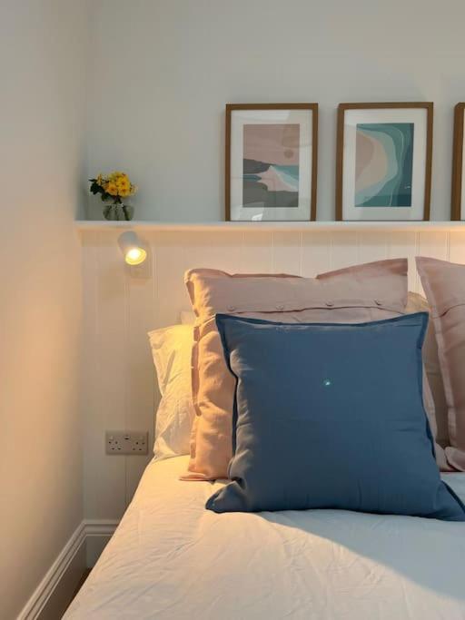펜젠스 Cosy Country Getaway, 5 Mins From The Sea 빌라 외부 사진