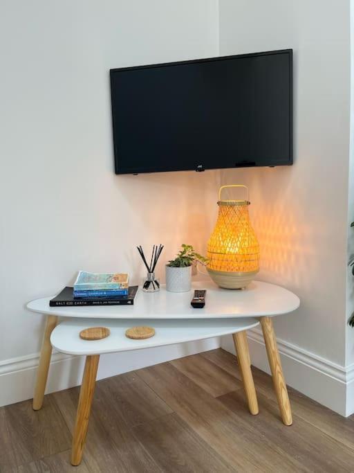 펜젠스 Cosy Country Getaway, 5 Mins From The Sea 빌라 외부 사진